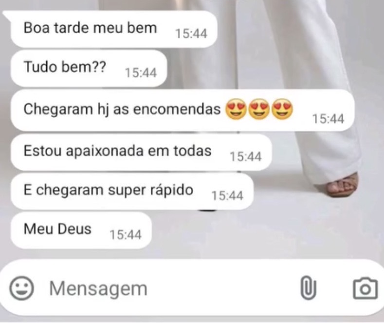 Print real de cliente contando que recebeu as encomendas e ficou apaixonada pelas peças