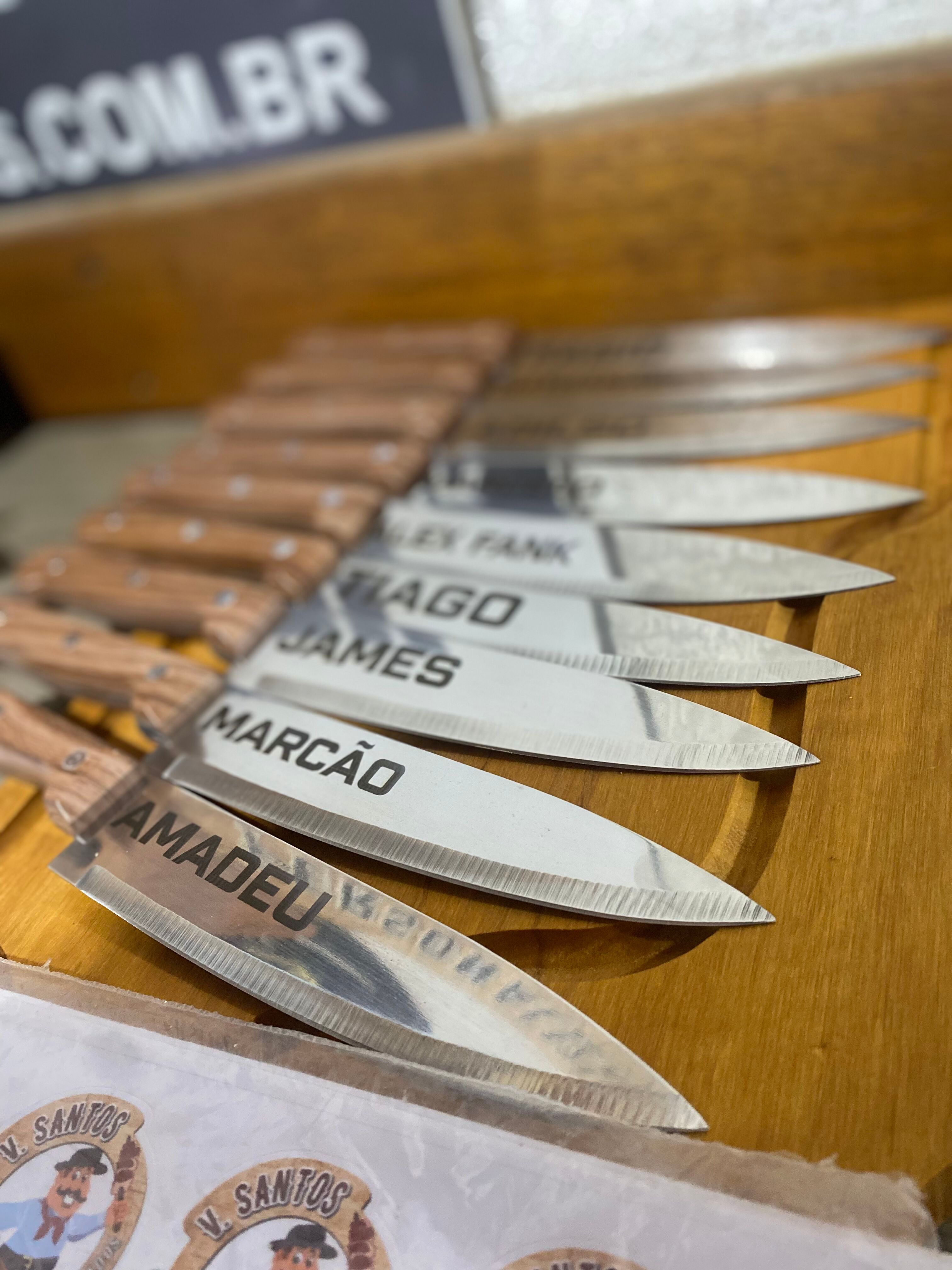 Facas personalizadas em lote