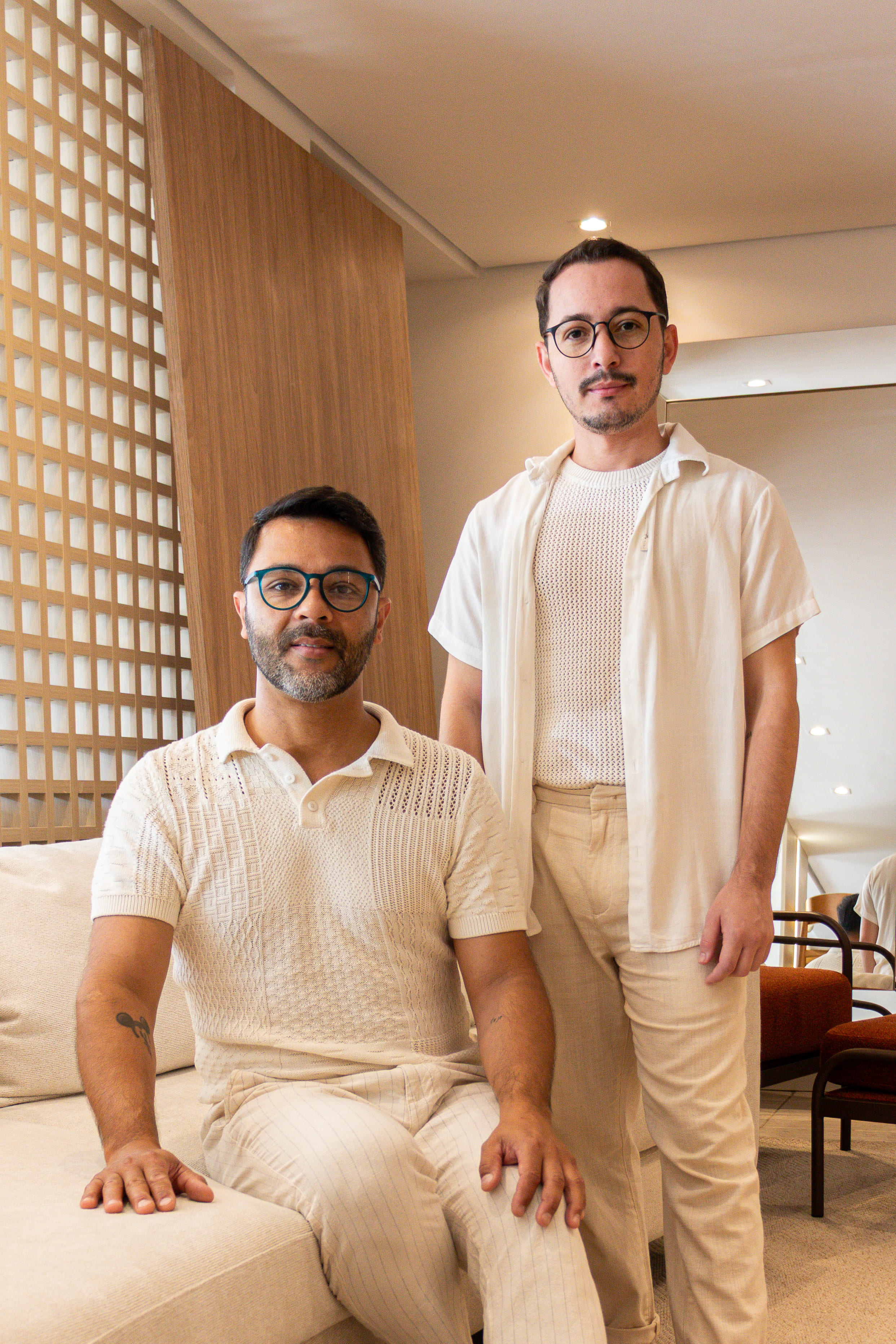 Sobre nós! Vitor David e Rafael Lima