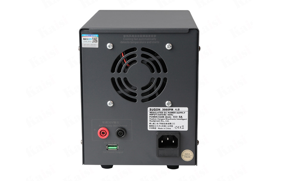 Parte trasera, ventilación, entrada AC y fusible