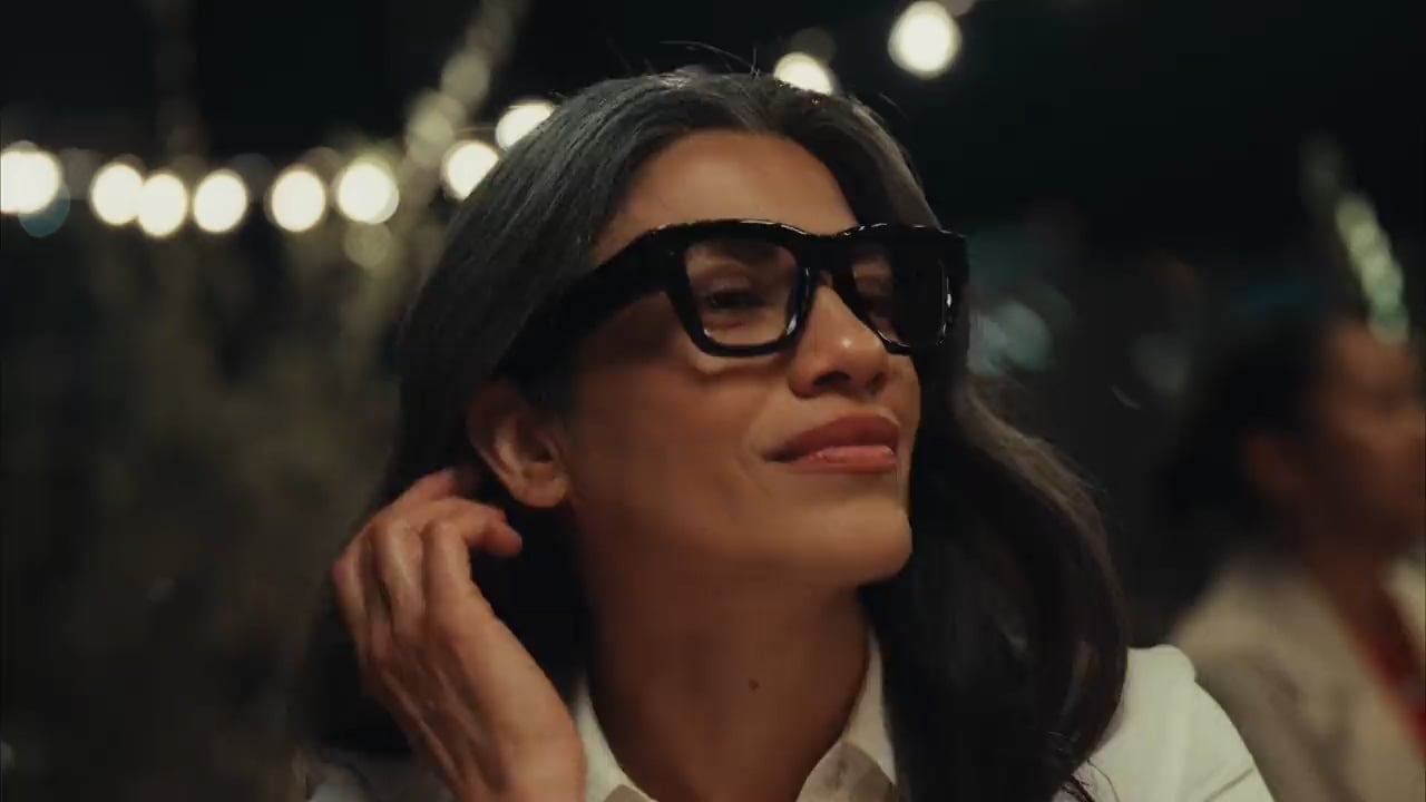 Pessoa usando os recursos visuais do Meta Ray-Ban Display