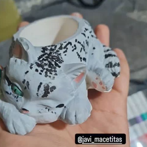 Pieza de yeso pintada por una clienta