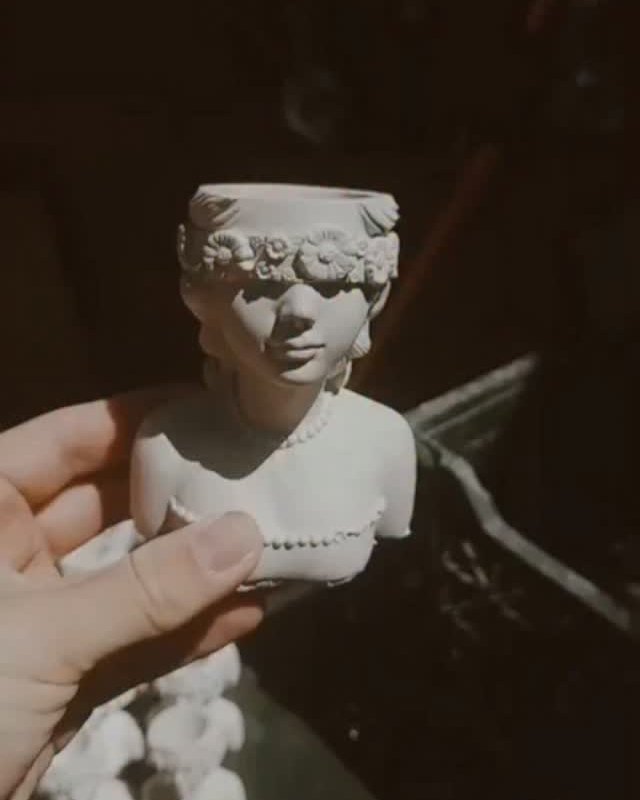Novedad Instagram: figura recién salida del molde