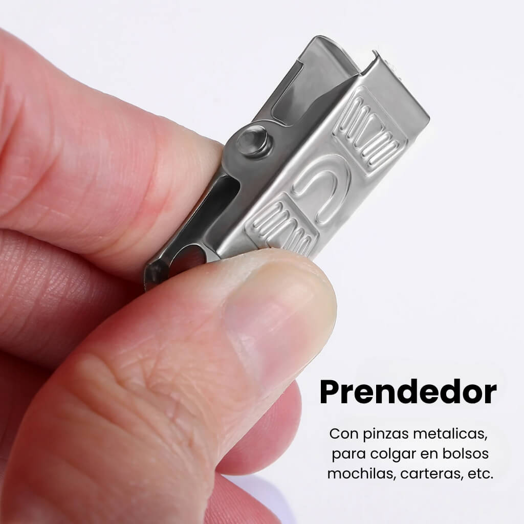 Detalle del clip metálico y cadena de la luz estrella