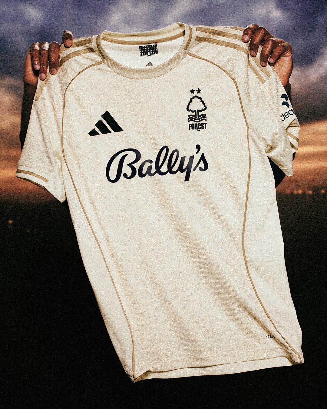 Nottingham Forest Away 25/26 frente off white