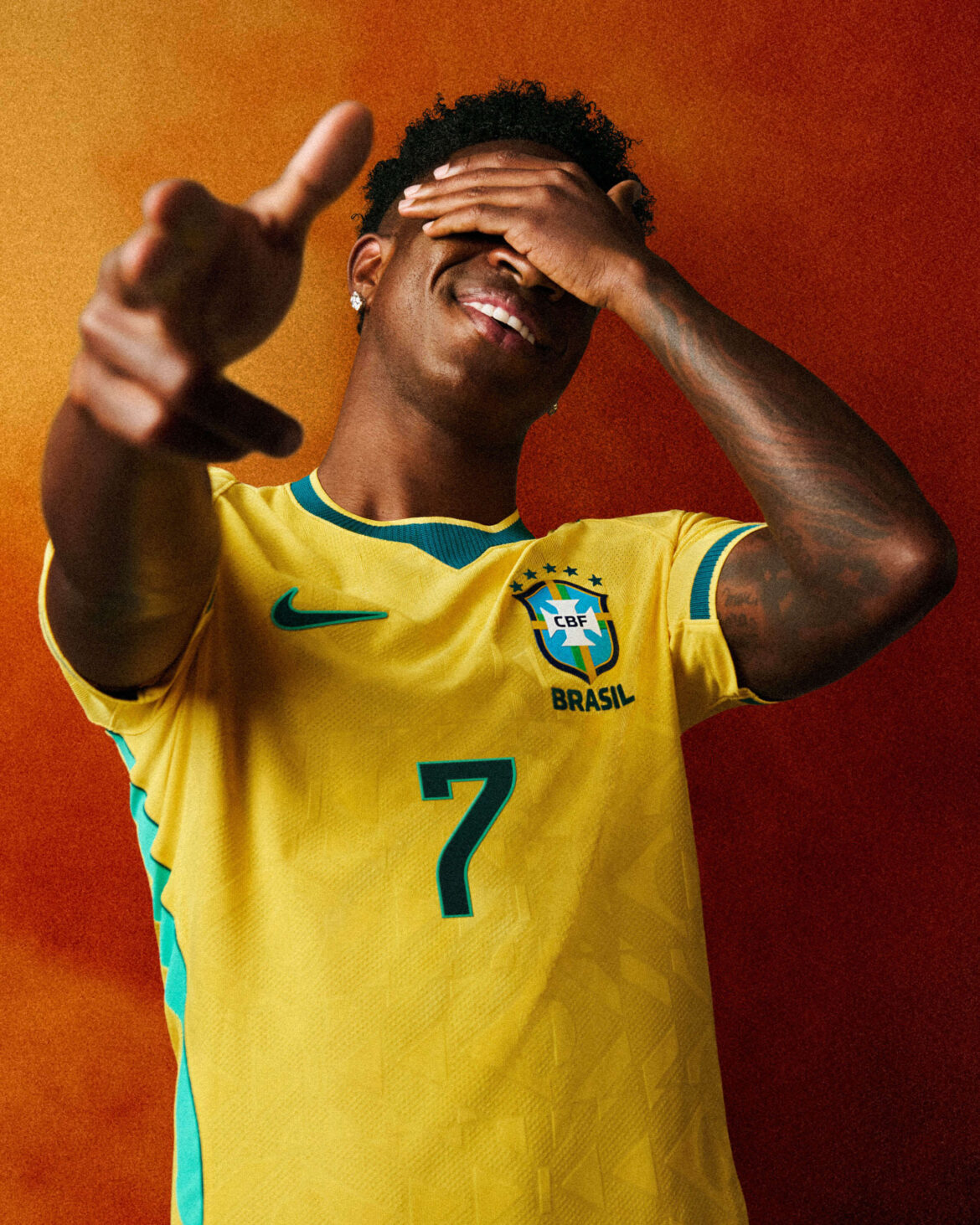 Camisa Feminina Brasil 2026 amarela modelo torcedora