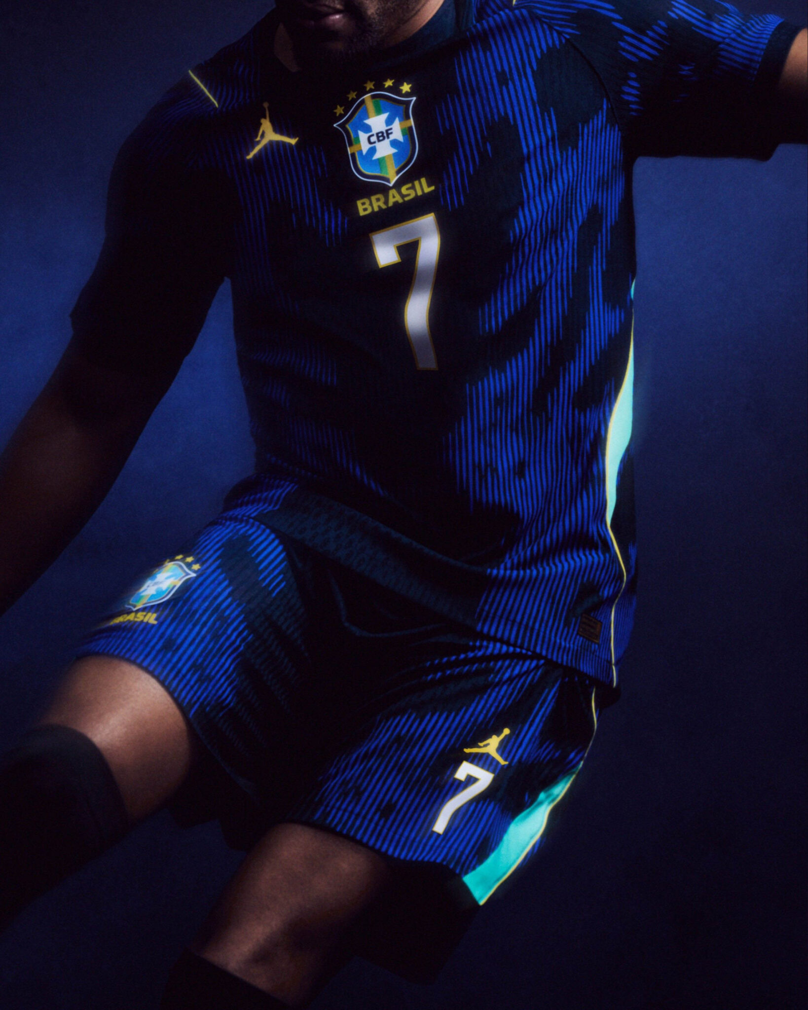 Detalhes camisa feminina Brasil Away 2026 azul