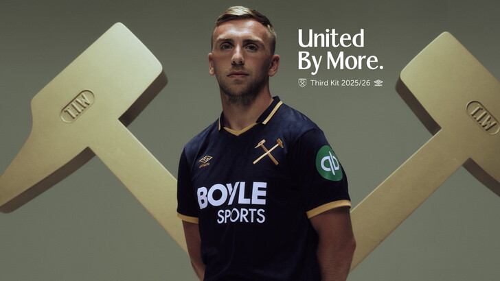 West Ham III 2025/26 frente preta dourada