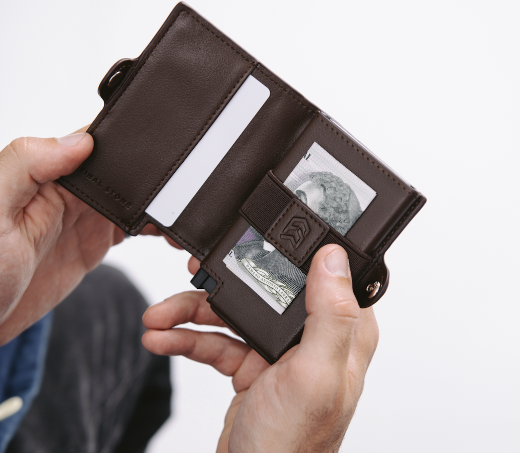 Master Wallet negra &ndash; vista lateral