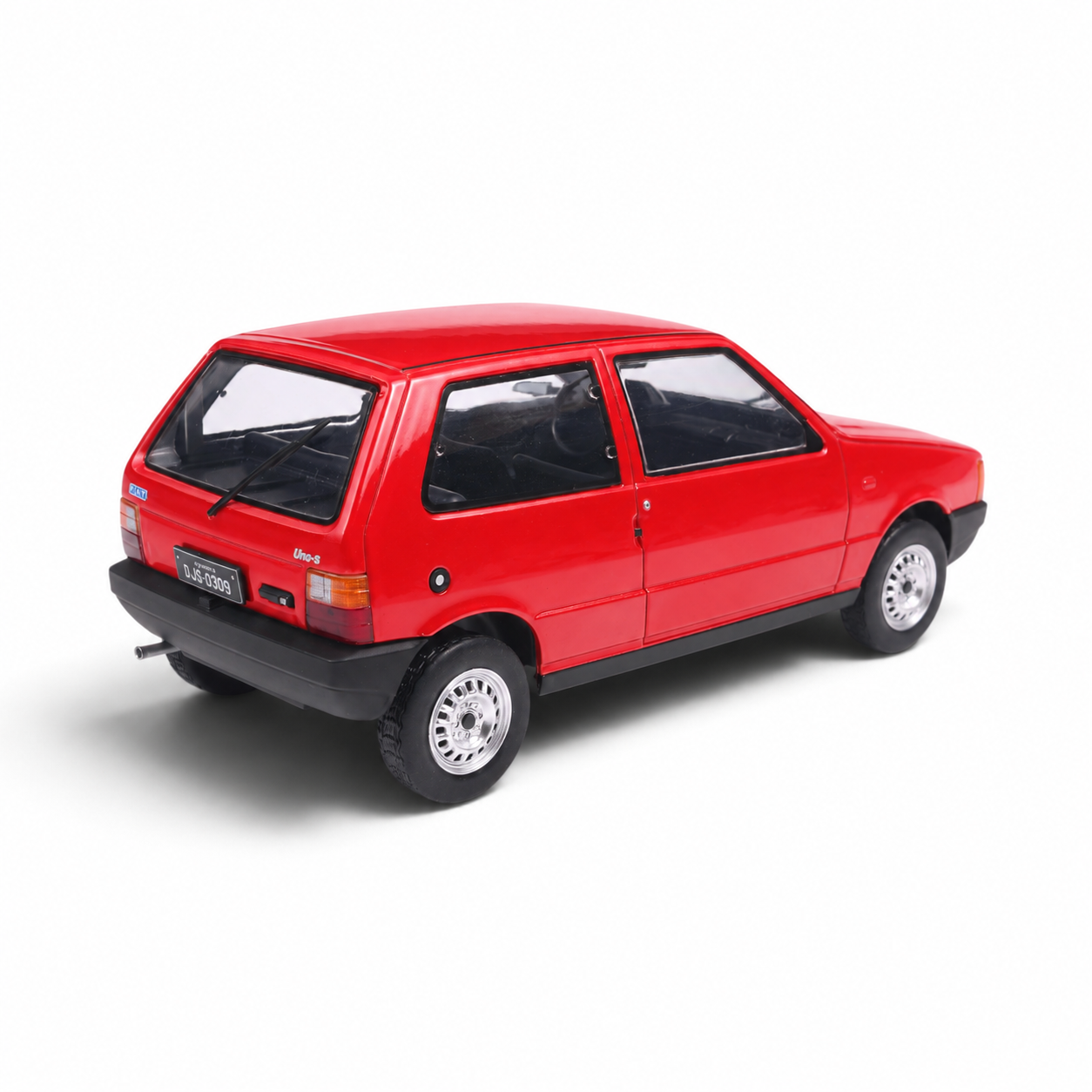 Vista traseira da miniatura Fiat Uno S 1985 vermelha da cole&ccedil;&atilde;o California Classics, escala 1:24