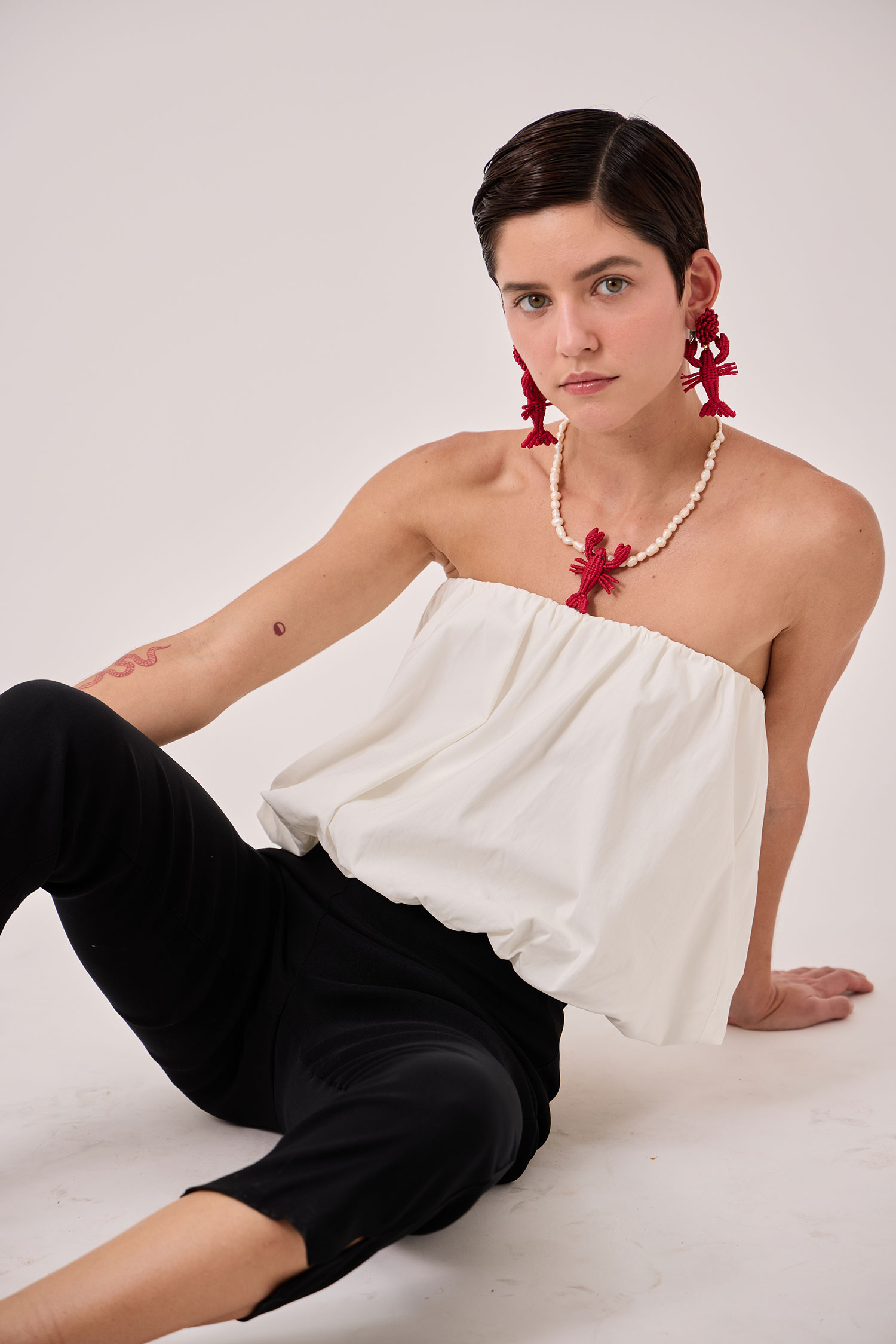 Modelo usando acessórios