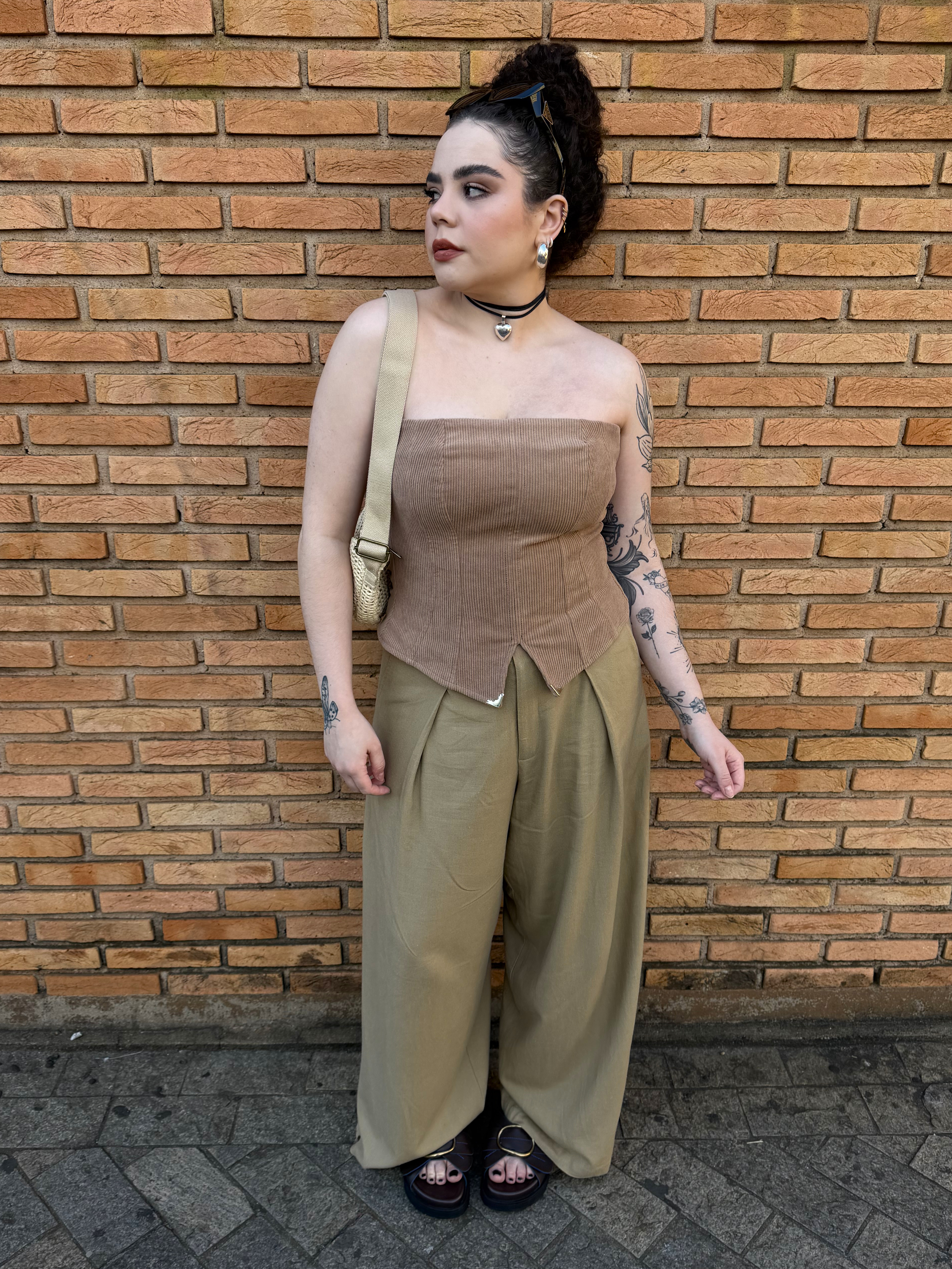 Corset Collina Cappuccino com calça pantalona