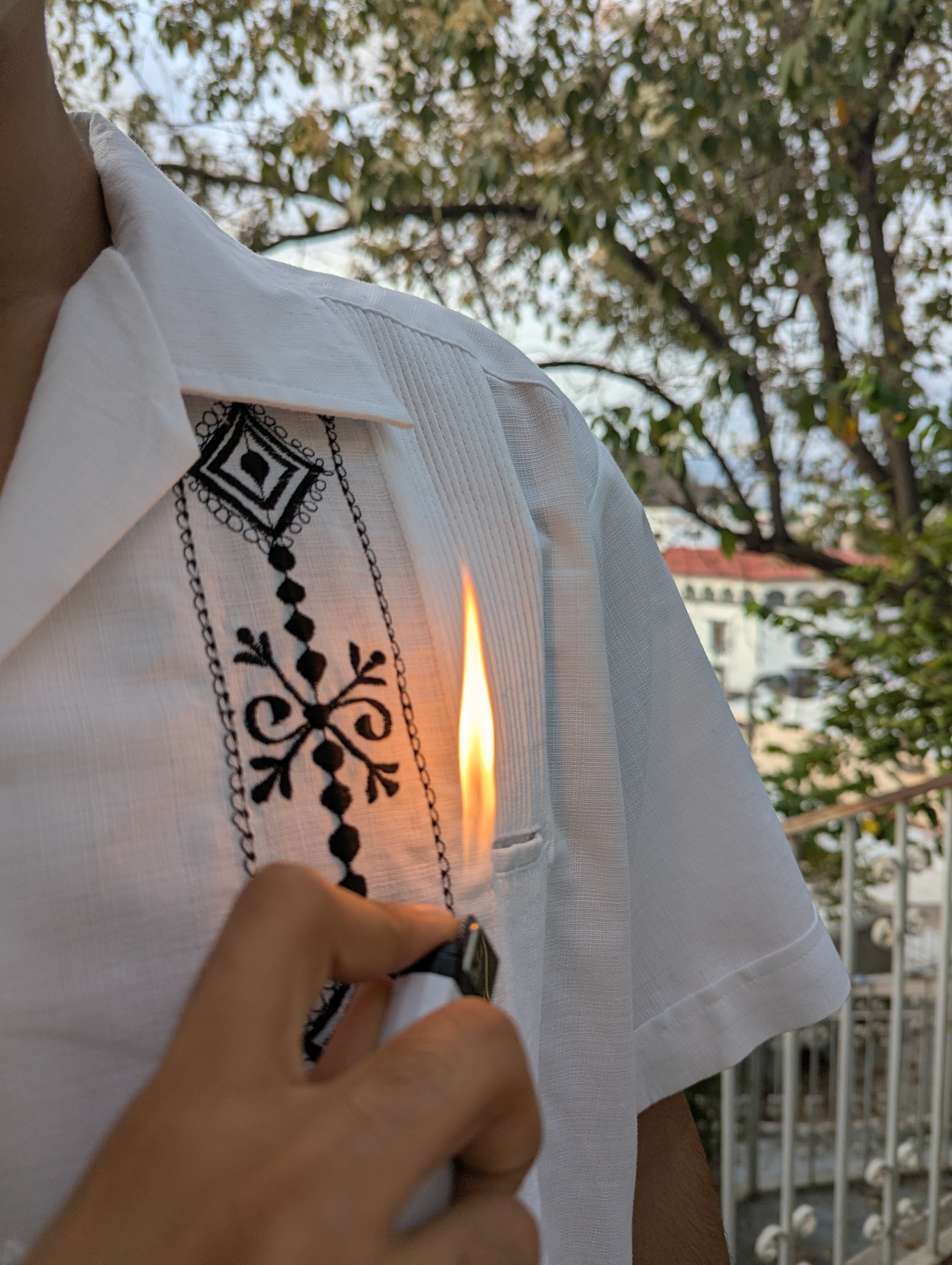 Detalle de prenda de lino Mar & Ben