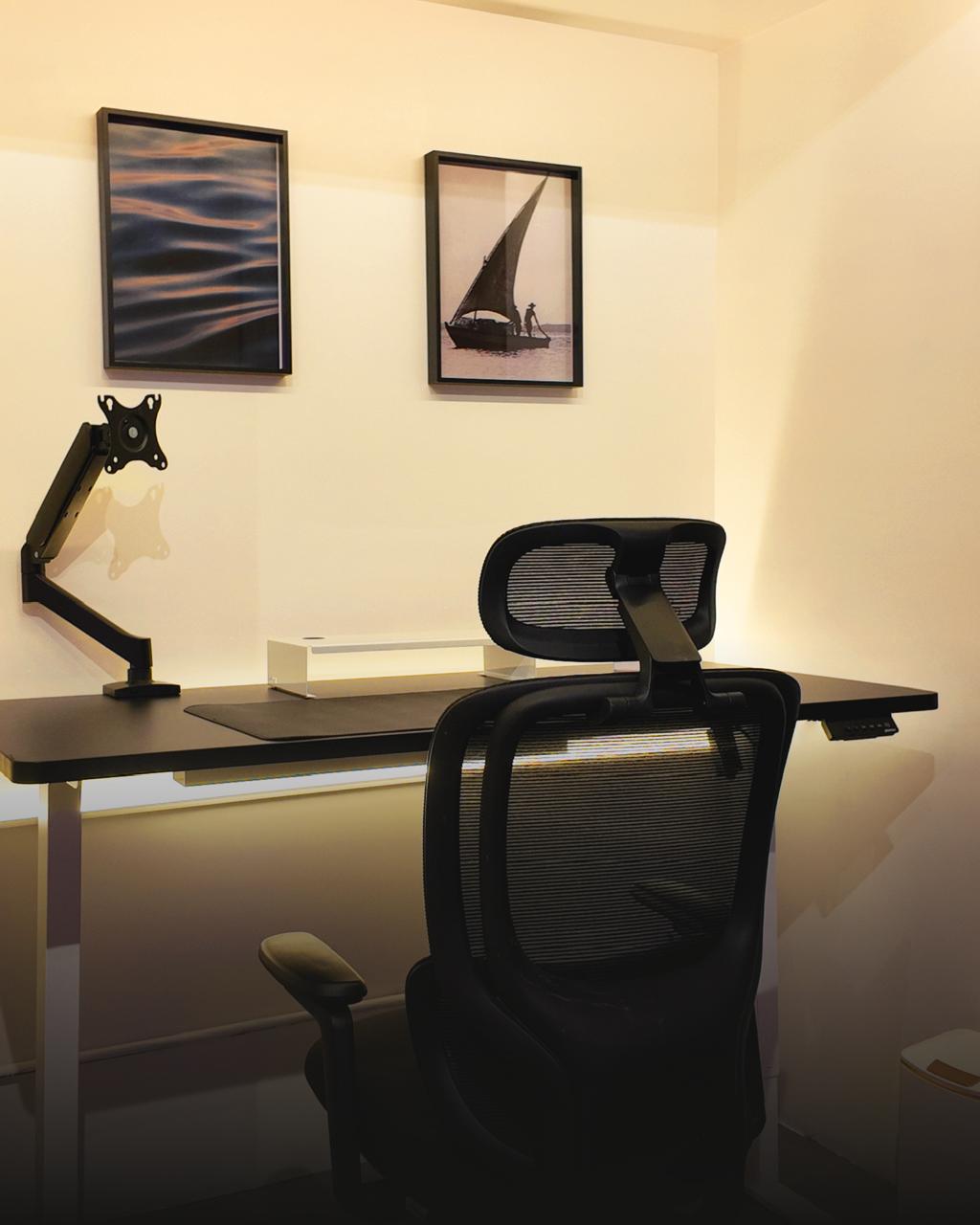 Booth con standing desk y silla ergonómica Zentra