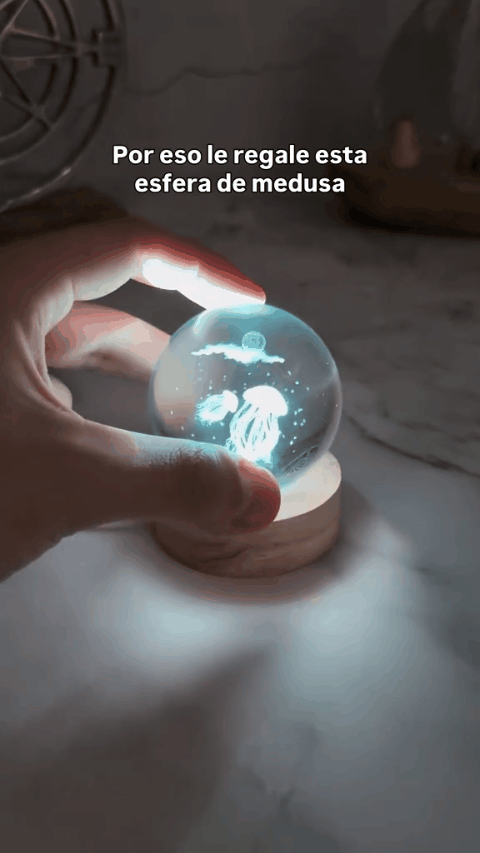 Esfera de Cristal 3D Medusa con luz LED azul