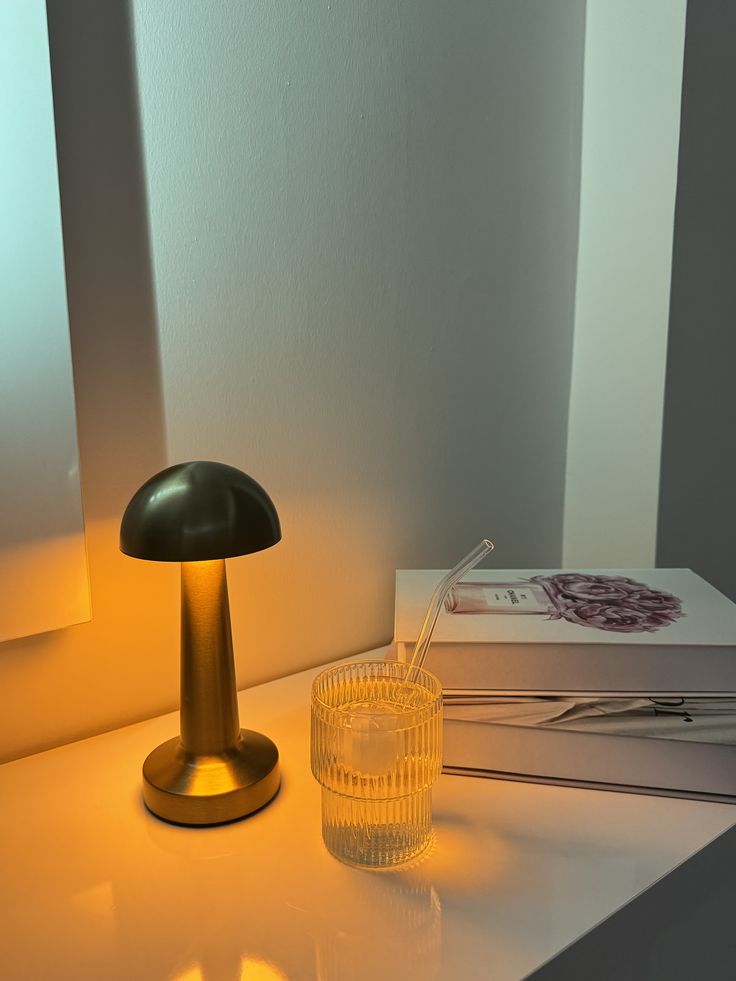 L&aacute;mpara Velador Mixora tonos de luz