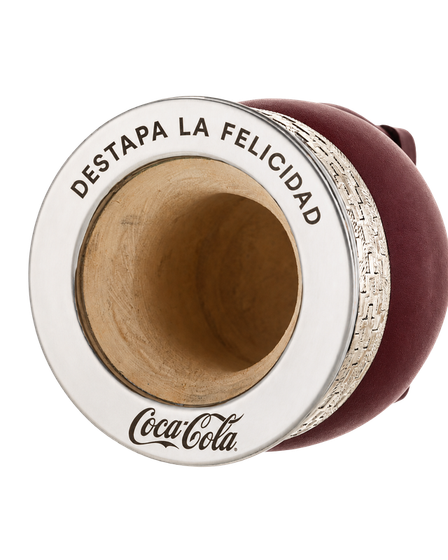 Grabado Destapá la felicidad de Coca-Cola en mate de calabaza