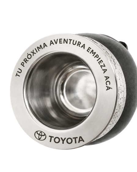 Mate Toyota con grabado Tu próxima aventura empieza acá