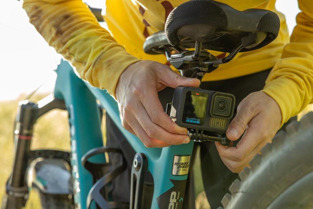 GoPro HERO13 Black montada en una bicicleta para grabar recorridos