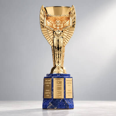 Taça Jules Rimet, com base de lápis-lazúli