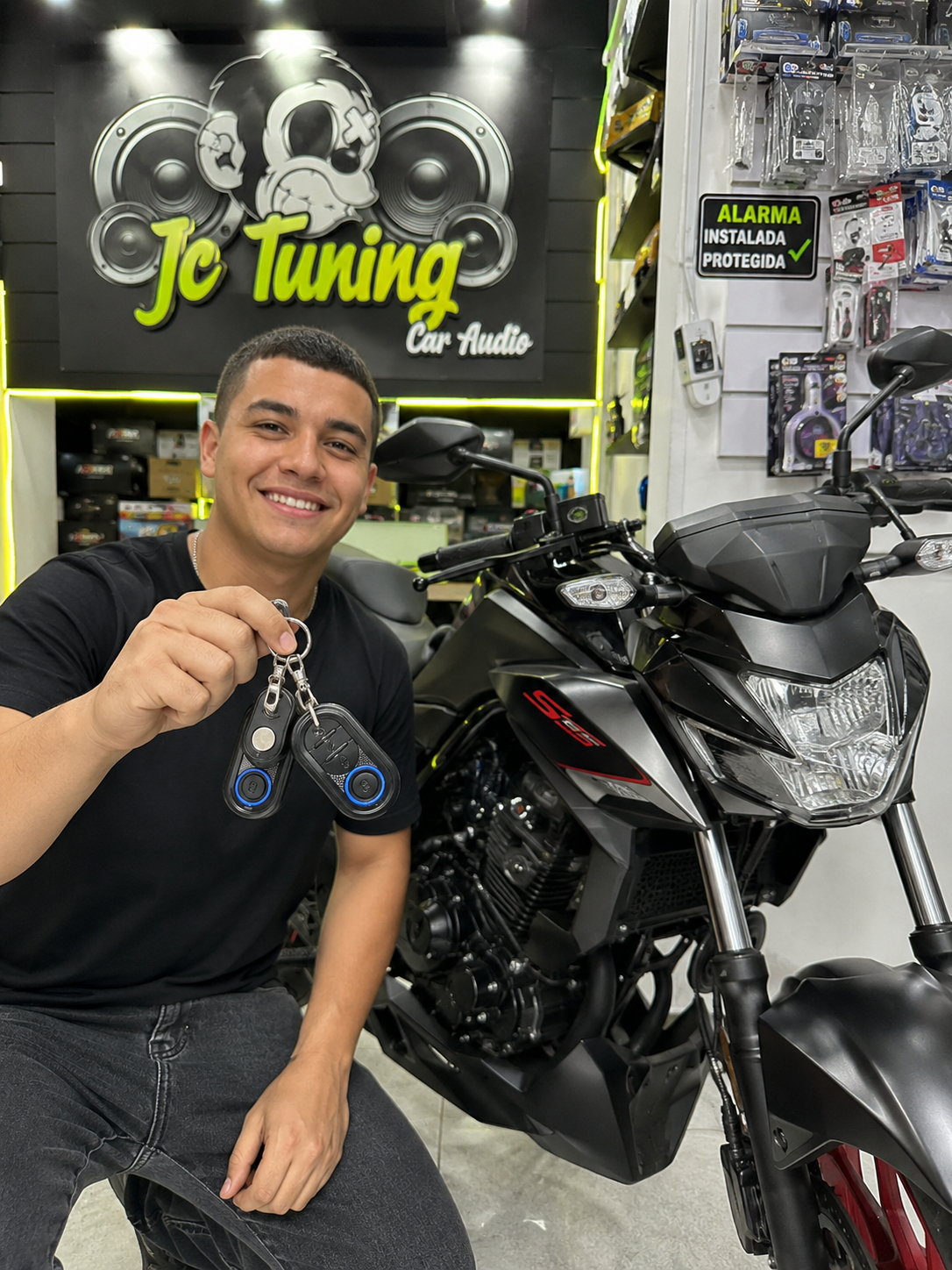 Alarma MT21 instalada en motocicleta