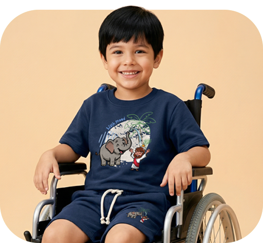 menino vestindo conjunto moletinho azul marinho