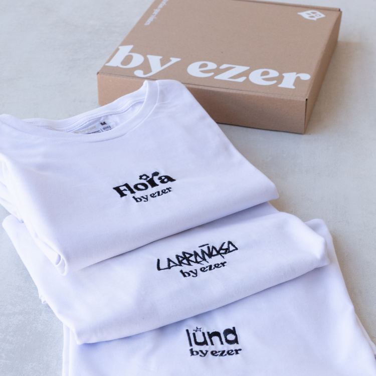 Experiencia by ezer: remera, packaging y detalles