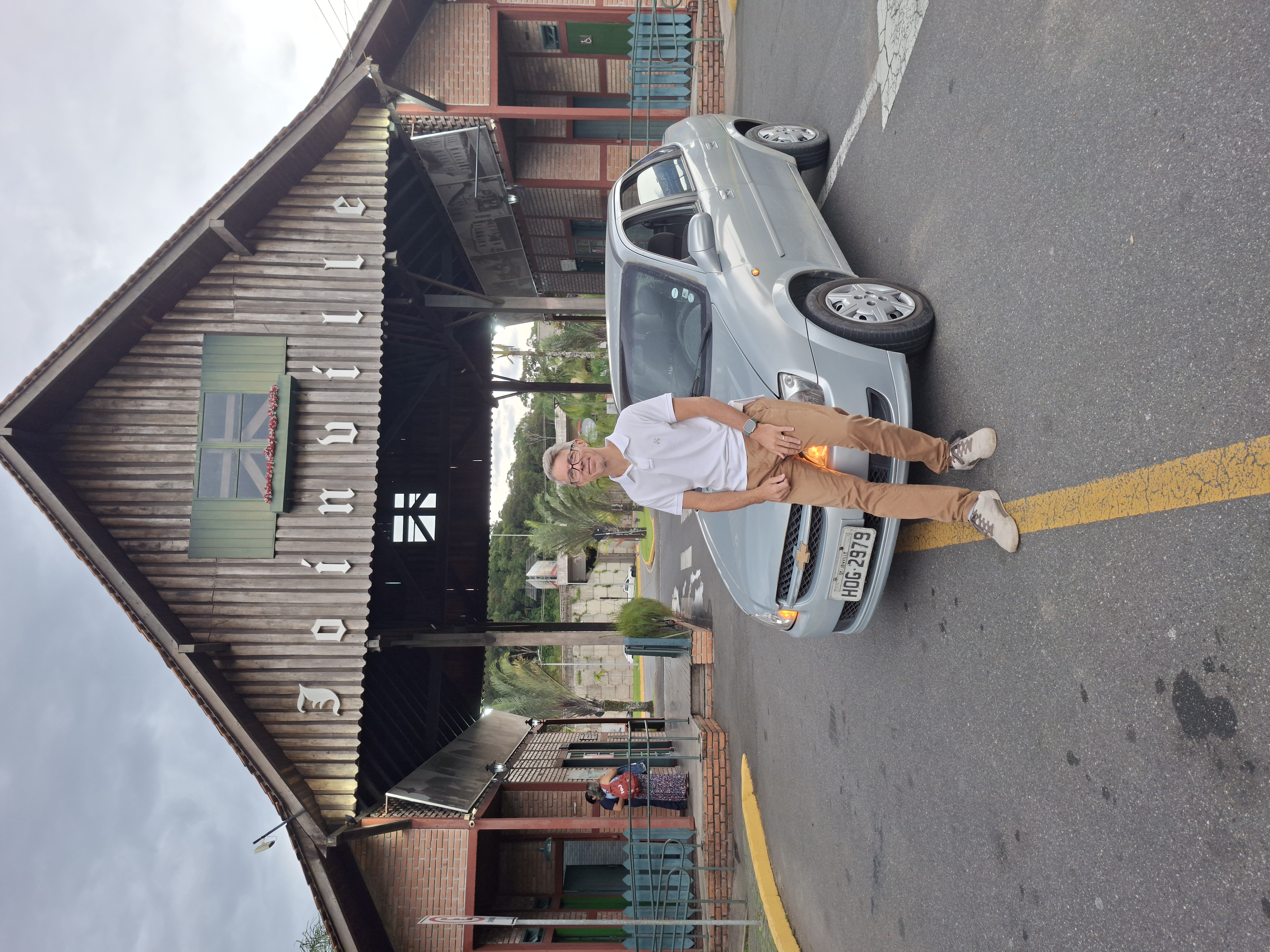 Fabio e o GM Classic na Entrada de Joinville