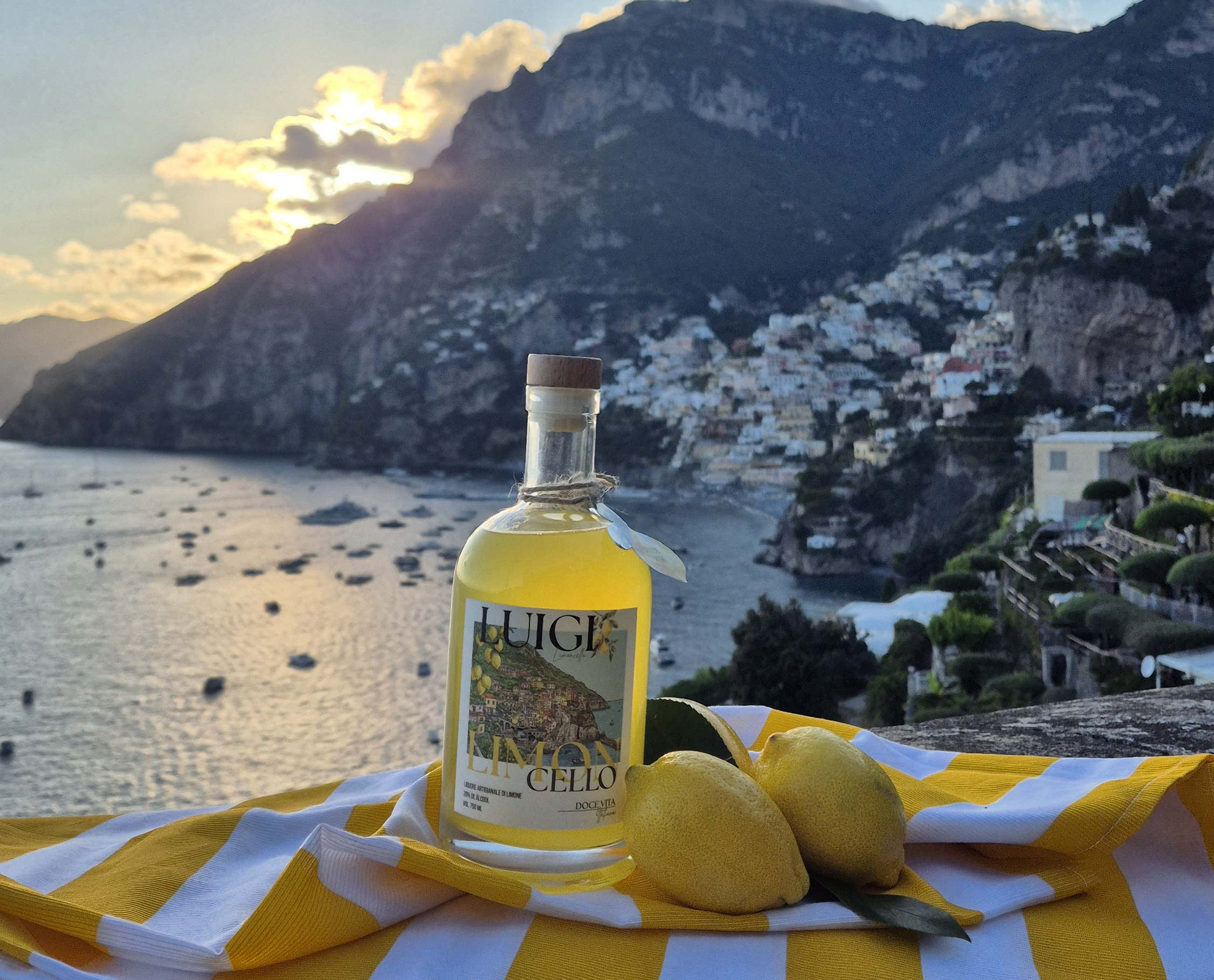 Origem do autêntico limoncello italiano Luigi Limoncello na Costa Amalfitana