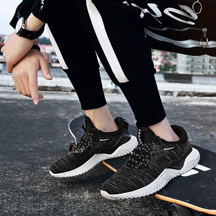 Mulher de sapatos de tênis

O conteúdo gerado por IA pode estar incorreto.