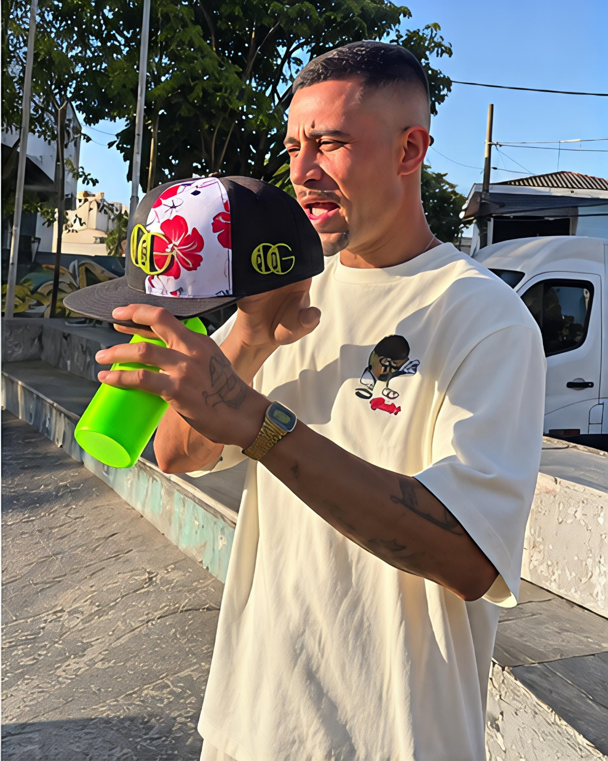 Diego Garcez usando Olive Green