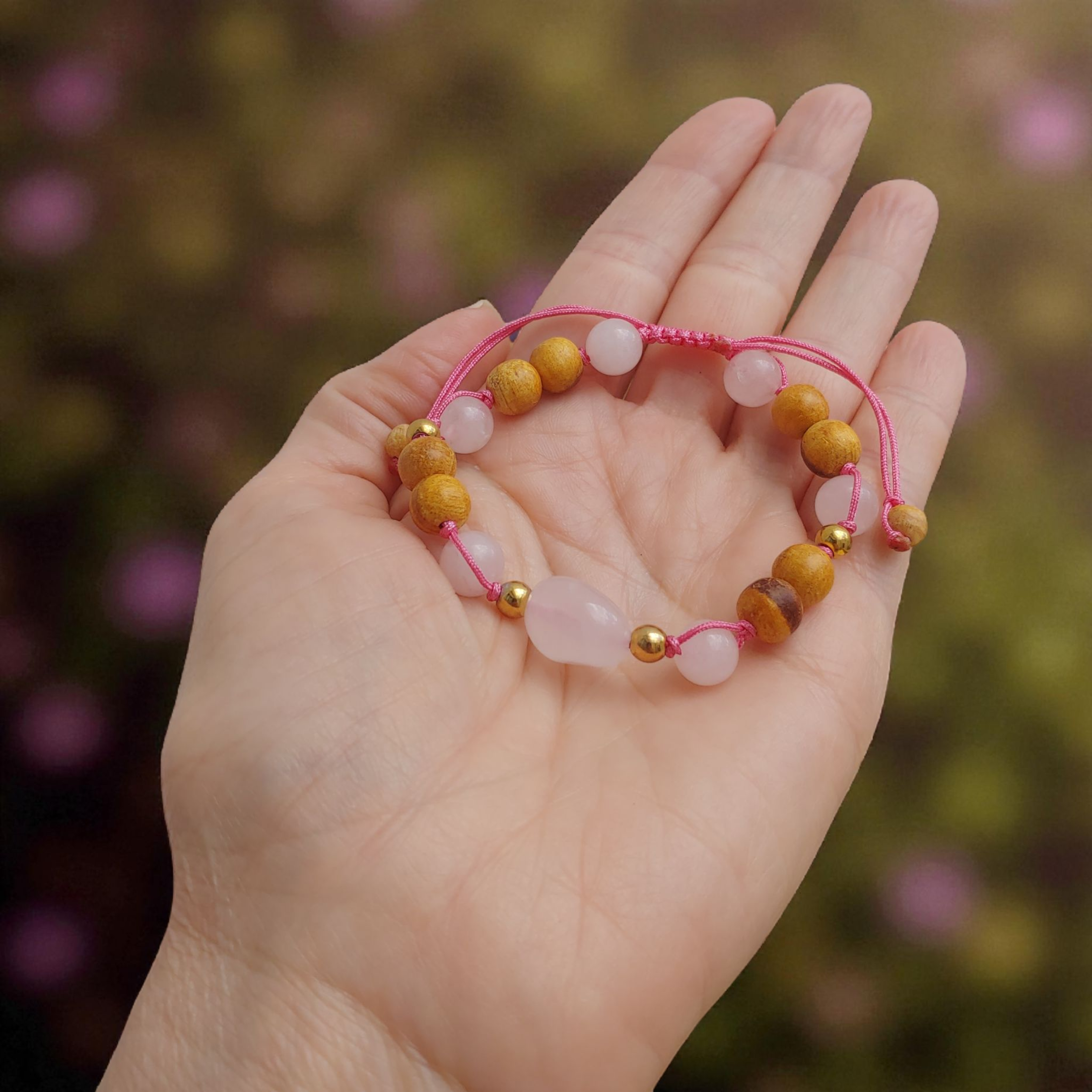 Pulsera de Palo Santo con Cuarzo Rosa
