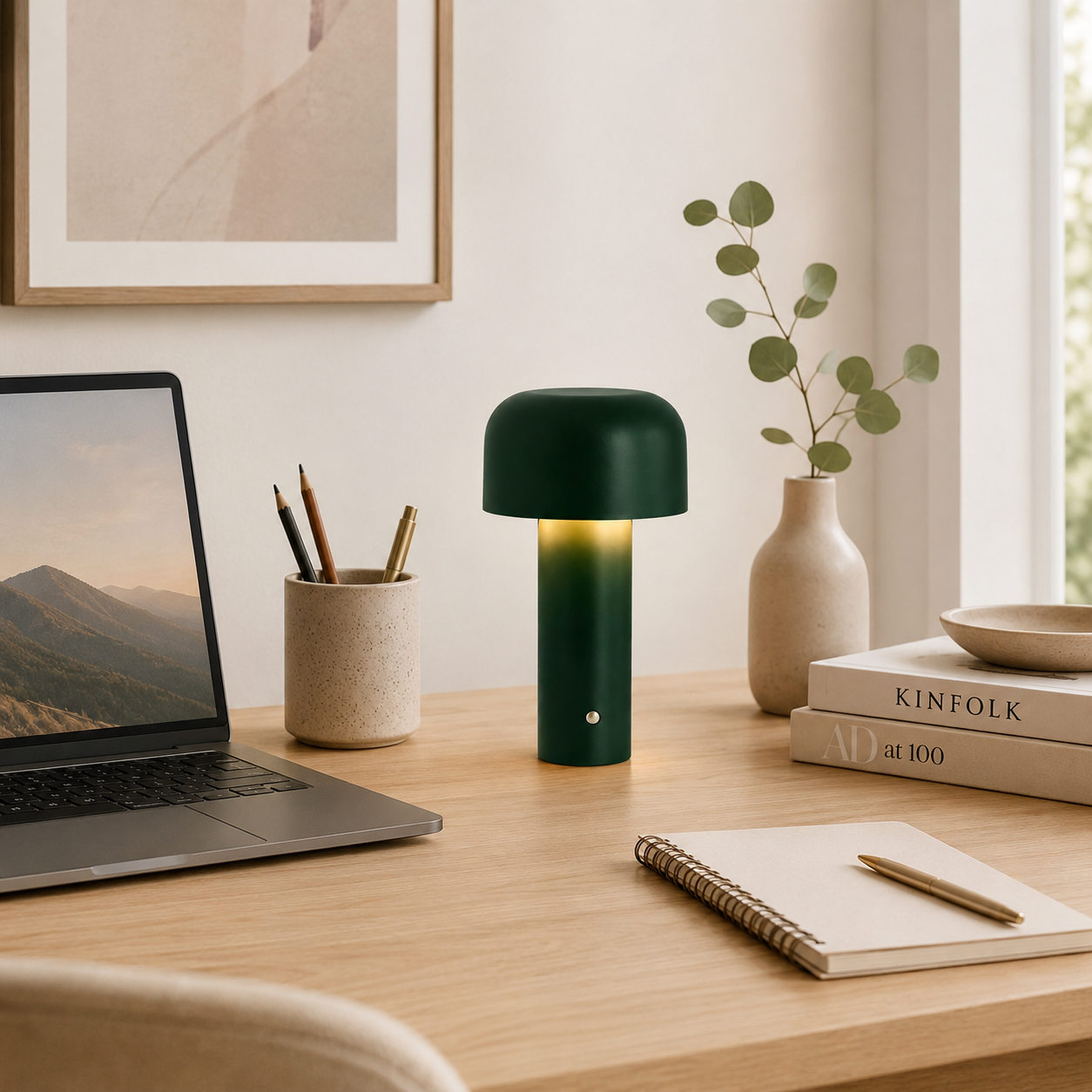 L&aacute;mpara LED t&aacute;ctil verde en escritorio