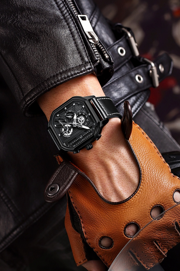 A close-up of a wrist watch

AI-generated content may be incorrect.