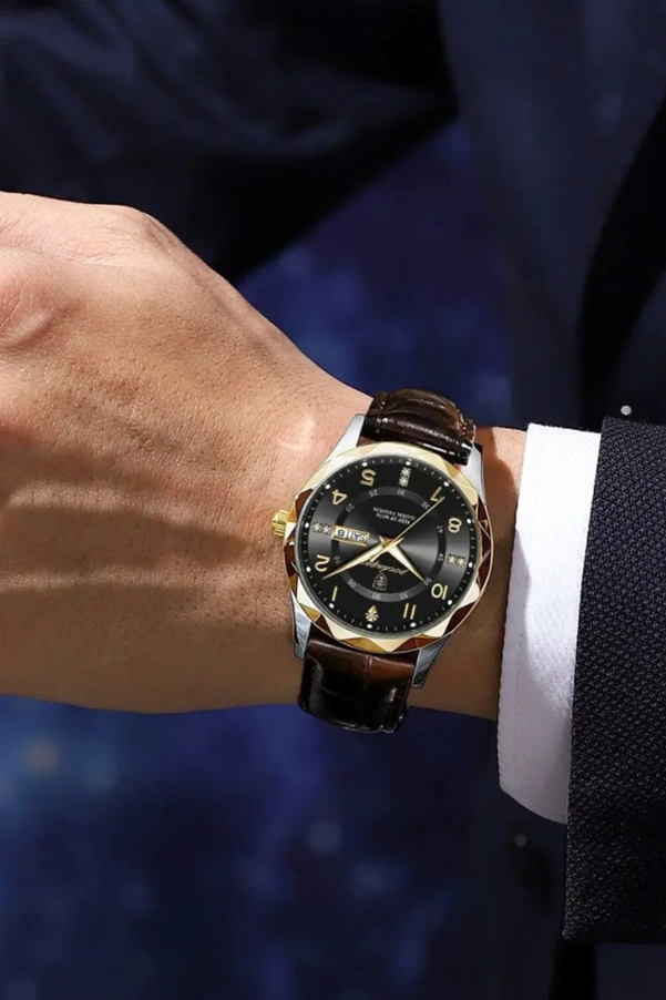 A person wearing a watch

AI-generated content may be incorrect.