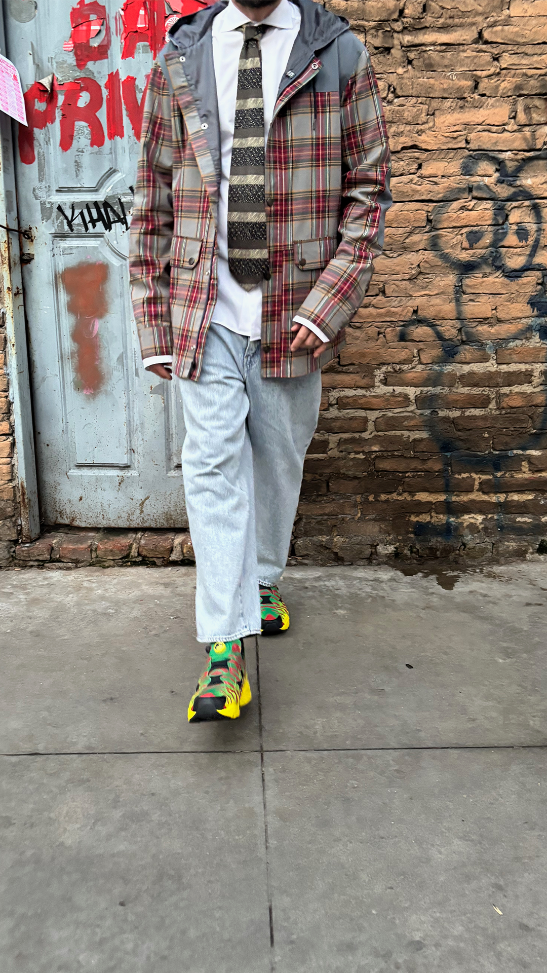 LOOK 05