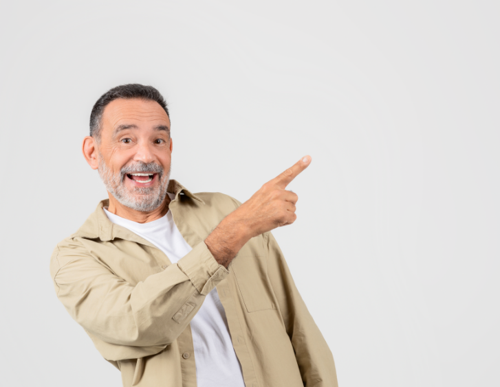 Hombre señalando