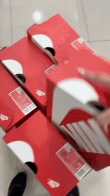 Contenido Mystery Box Nike