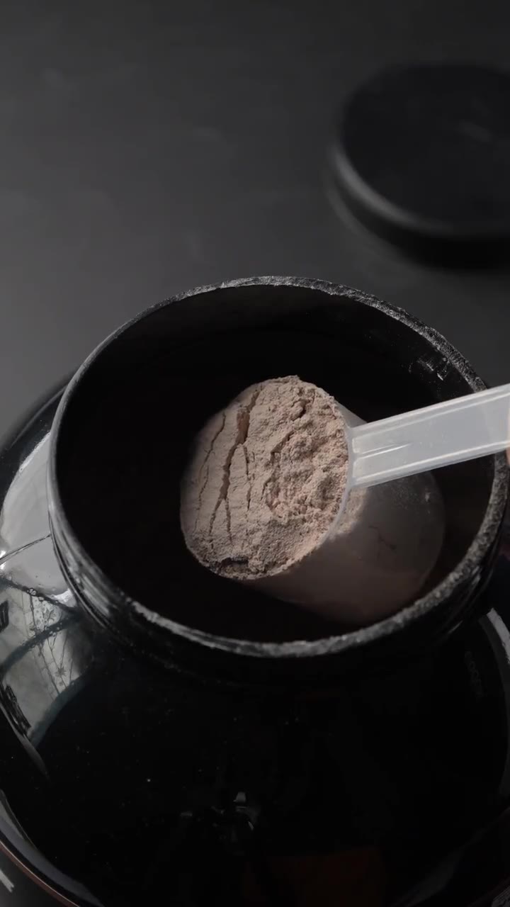 Dosador com prote&iacute;na em p&oacute;, imagem ilustrativa