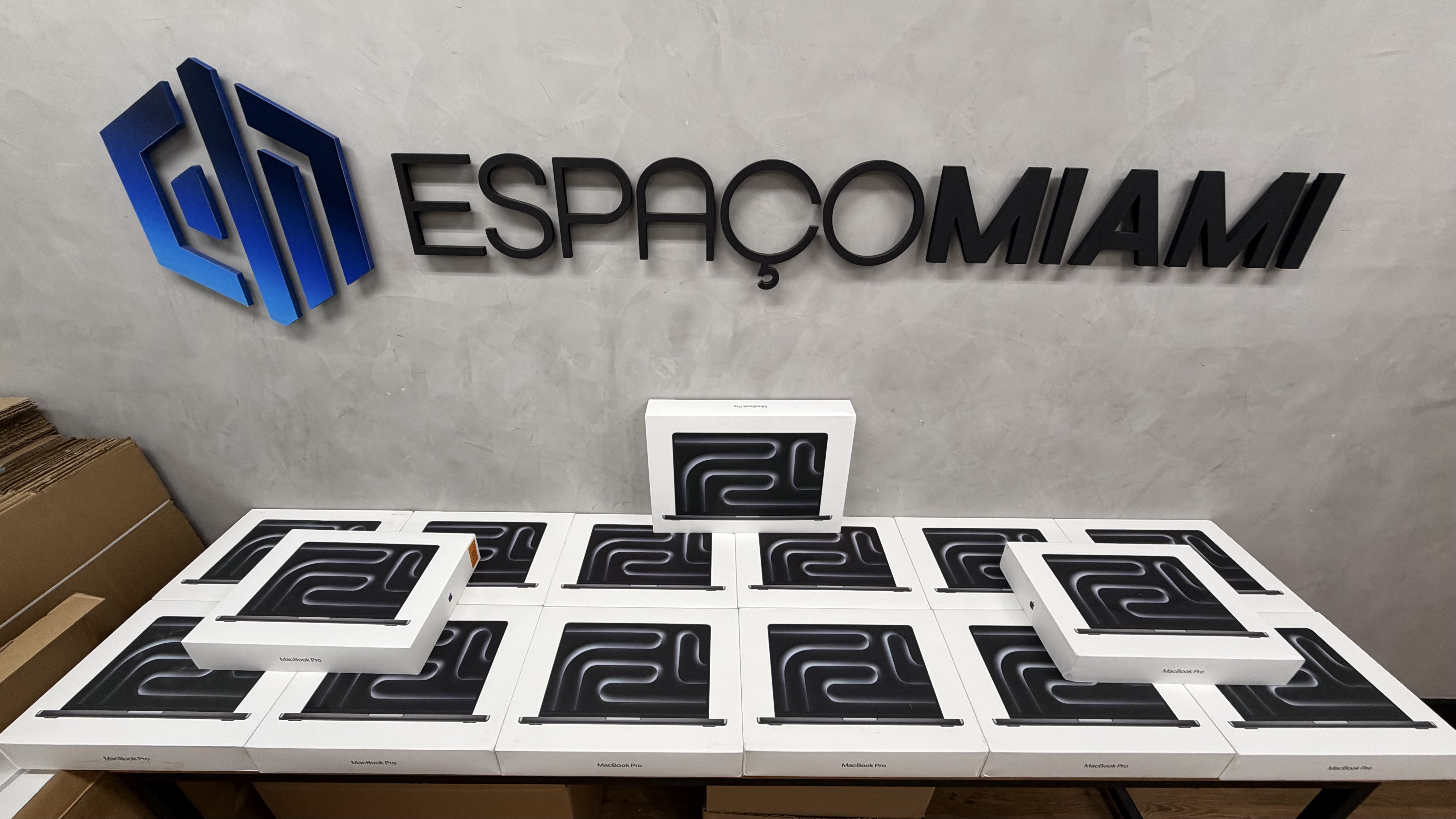 Pedido corporativo de iPads preparado pela Espaço Miami