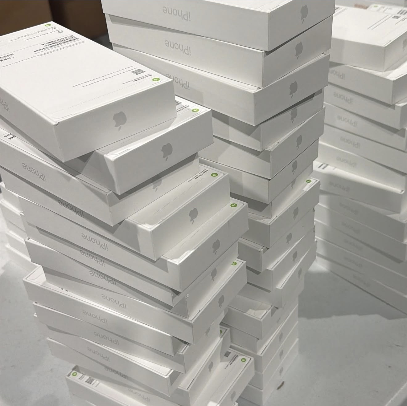 Lote de iPhones para cliente corporativo
