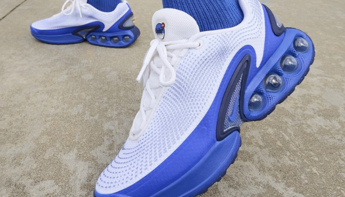 Nike Air Max DN Racer Blue com degradê azul e tecnologia Dynamic Air.