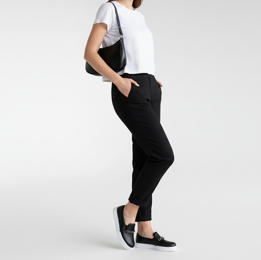 Slip On Preto Feminino com Corrente Bia Calçados