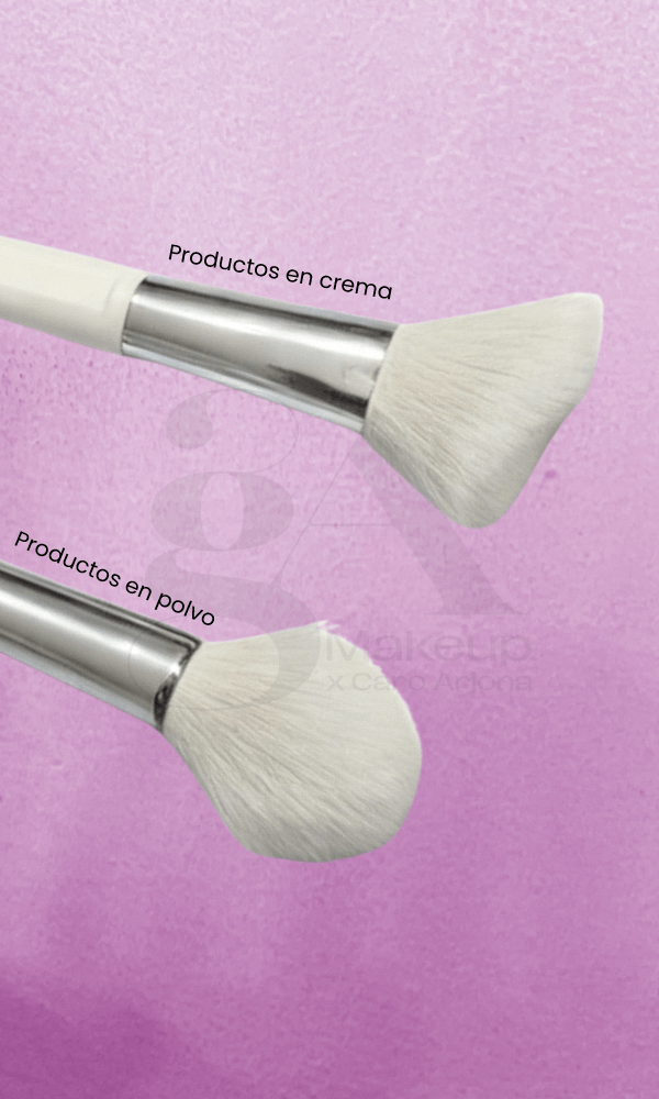 duo de brochas de rostro maquilladora zona oeste ga makeup x caro arjona