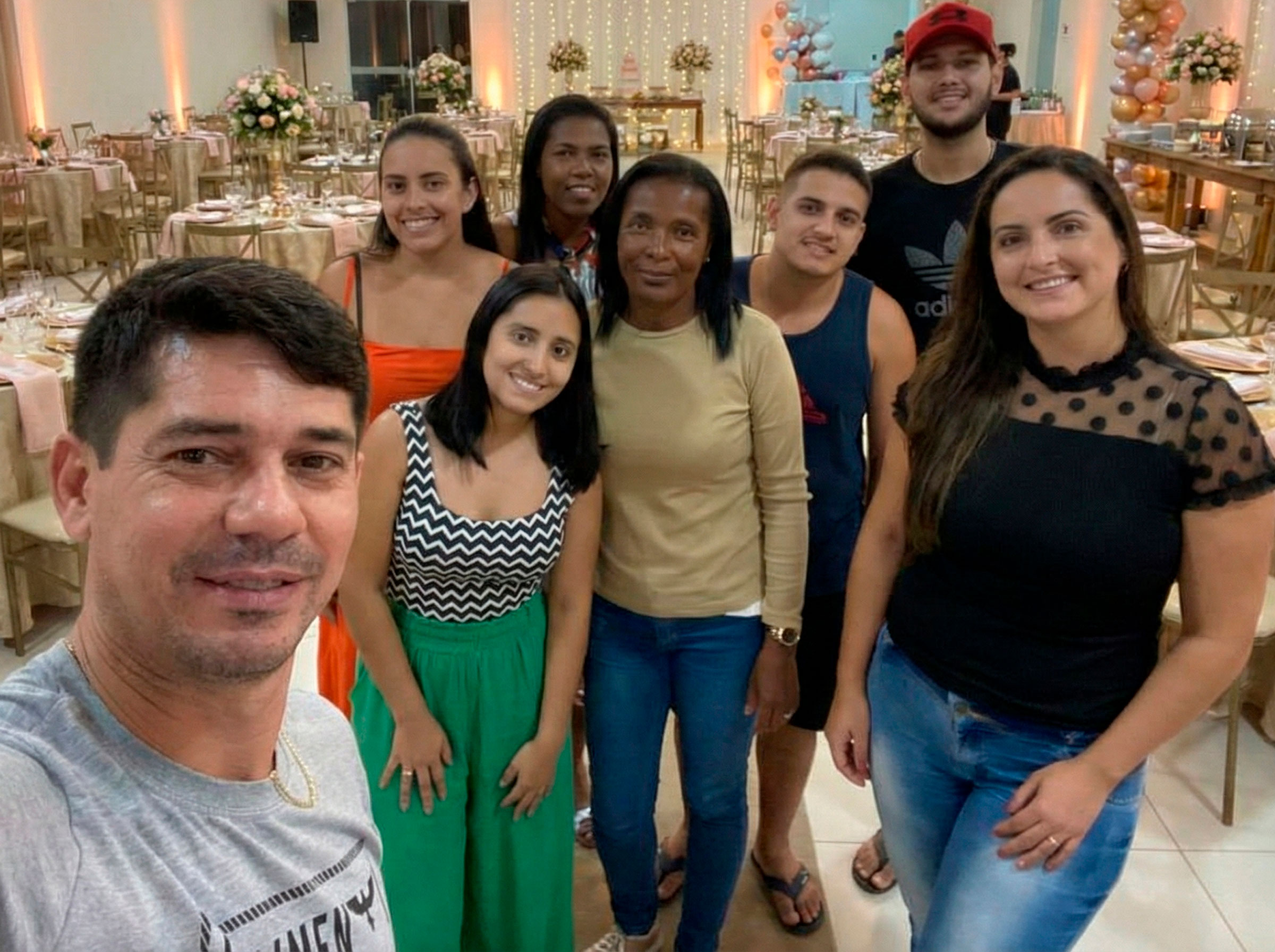 Equipe Hollimen Confecções reunida em celebração