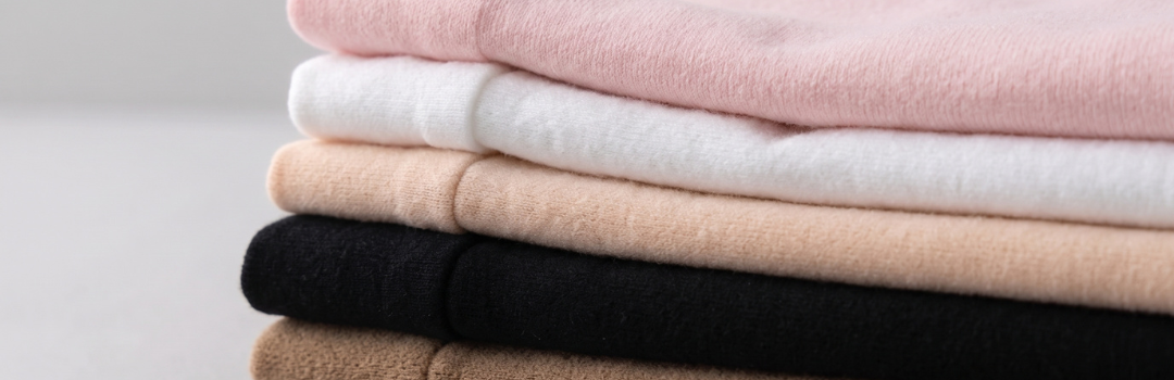 Meias-calcas dobradas nas cores disponiveis