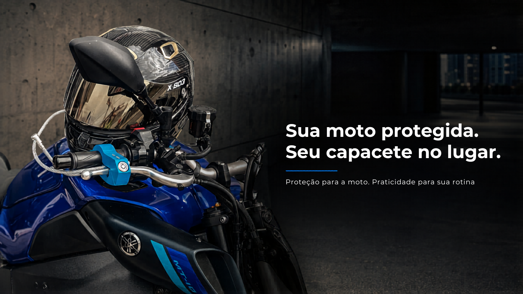 Moto protegida com Kit Manopla e Capacete TeckLock