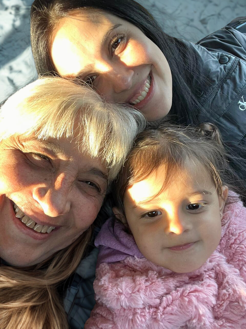 Fundadora de Isabelle Boutique, su mamá y su hija Isa