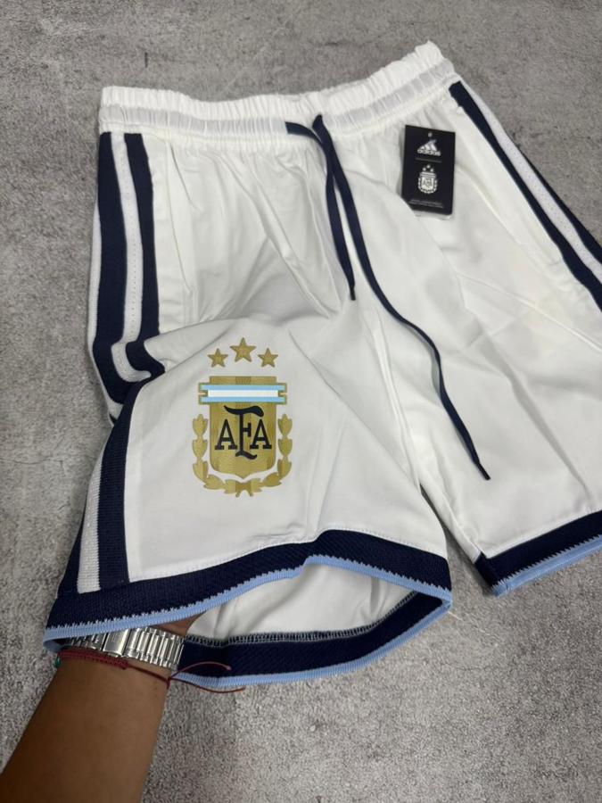 Detalle escudo AFA Short Blanco