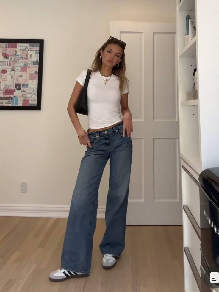 Remera básica con pantalón sastrero